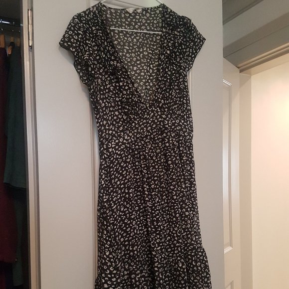 Feminine dress - Picture 1 of 2